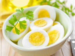 البيض يحمي من امراض القلب والسرطان