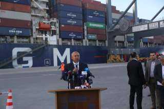 وزير النقل يشهد استقبال السفينة CMA CGM THAMES  المحملة بـ 10000 حاوية