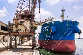 ميناء دمياط يستقبل أكبر شحنة قمح فى تاريخه بحمولة 100 ألف طن