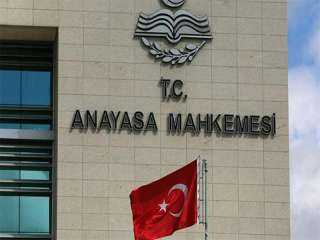 المحكمة الدستورية التركية ترفع حظرا على الحسابات البنكية لحزب الشعوب الديمقراطي