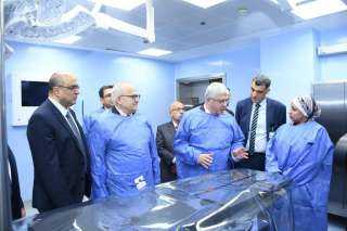 وزير التعليم العالي ورئيس جامعة القاهرة يفتتحان المستشفى الجنوبي بمعهد الأورام لزيادة طاقته الاستيعابية بنسبة 50%
