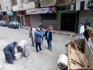 محلي نجع حمادي يبدأ بنقل الباعة الجائلين وإخلاء الشوارع نهائياً