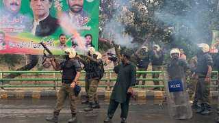 اشتباكات في باكستان بين الشرطة وأنصار عمران خان