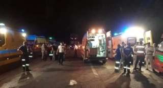 إصابة 14 شخصا في حادث انقلاب ميكروباص بالطريق الأوسطي بالجيزة