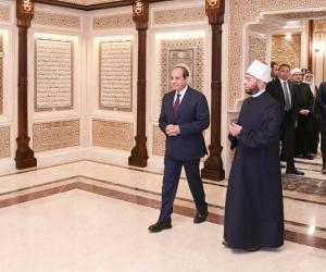 الرئيس السيسي يتفقد مركز مصر الثقافي الإسلامي