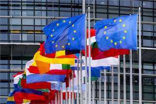 قادة الاتحاد الأوروبي يؤيدون خطة لتسريع نقل الذخيرة إلى أوكرانيا