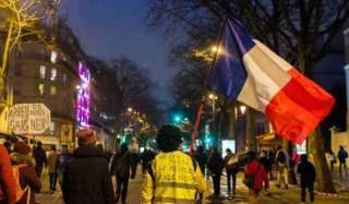 3 دول خليجية تحذر مواطنيها من الاحتجاجات في فرنسا