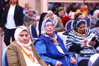وزيرة التضامن الاجتماعي تشارك كبار السن فعاليات الاحتفال بالمرحلة الرابعة لمبادرة الوزارة ”الحياة أمل”
