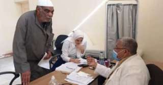 فحص 650 شخصا خلال قافلة طبية بقرية المنشلين في كفر الشيخ