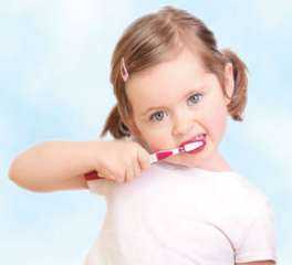 ننشر نصائح للعناية بأسنان الأطفال