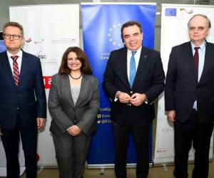 وزيرة الهجرة ونائب رئيسة مفوضية الاتحاد الأوروبي يجريان زيارة للمركز المصري الألماني للوظائف والهجرة وإعادة الإدماج