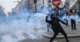 اشتباكات عنيفة بين الشرطة الفرنسية ومتظاهرين ضد قانون التقاعد