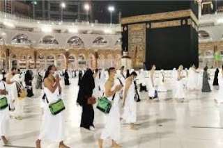 متطوعو ‫الجامعات السعودية يسهمون في خدمة زوار مكة والمدينة خلال رمضان