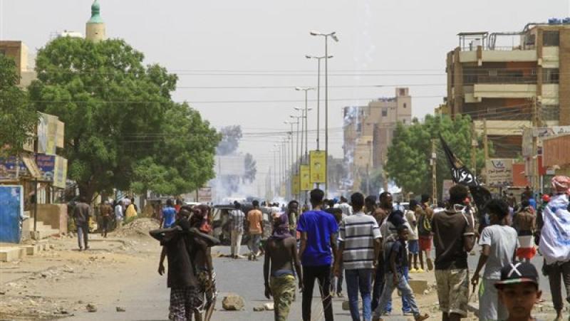 عملية إجلاء رعاياها من السودان