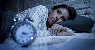 قلة النوم قد تسبب نوبات قلبية وجلطة دماغية