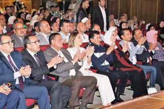 أشرف عطية يتابع مشاركة فرقة أسوان الدولية للفنون الشعبية فى إحتفالات تحرير سيناء بمحافظة شمال سيناء