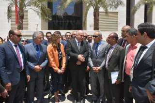 وزيرة الثقافة و محافظ قنا ومدير صندوق مكتبات مصر يطلقون المكتبات المتنقلة لـ 6 محافظات