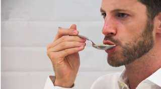 خمسة مذاقات في فمك يمكن أن تدل على مشكلة صحية
