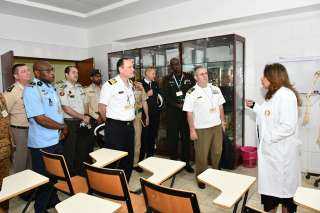 القوات المسلحة تنظم زيارة للملحقين العسكريين العرب والأجانب إلى كليتى القادة والأركان والطب للقوات المسلحة