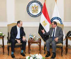 وزير البترول يستقبل الرئيس التنفيذى لشركة اباتشى الأمريكية ورئيس أباتشى مصر