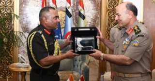 الفريق أسامة عسكر يلتقى قائد الجيش الهندى لبحث التعاون المشترك