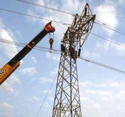 محافظ أسوان يتابع جهود إصلاح خط الضغط العالى لإعادة إطلاق التيار الكهربائى لمدينة أبو سمبل السياحية