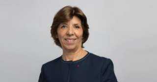 وزيرة الخارجية الفرنسية تدعو من اليونسكو إلى الحد من زيادة انتاج البلاستيك