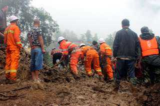 مقتل 14 شخصا في انهيار أرضي بإقليم سيتشوان الصيني