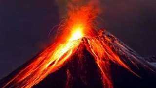 بركان أوبيناس في بيرو يبدأ ثورانا جديدا