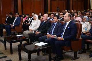 وزير الشباب والرياضة يلتقي رؤساء لجان الشباب وأعضاء مجالس الإدارات تحت السن في الأندية المصرية