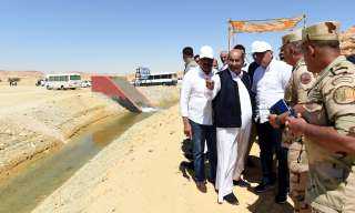 رئيس الوزراء يصل سيوة ويتفقد مكونات مشروع تطوير منظومة إدارة الري والصرف بالواحة