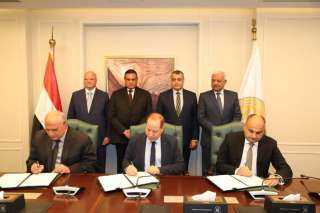توقيع عقد اتفاق لتنفيذ مشروع الدفع المسبق لتذكرة ركوب أتوبيسات هيئة النقل العام بالقاهرة