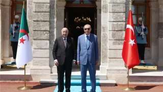 أردوغان يستقبل نظيره الجزائري في إسطنبول