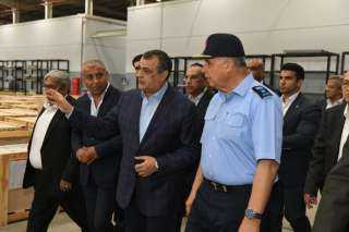 وزير اللإنتاج الحربي وقائد القيادة الإستراتيجية يتفقدان مصنع إنتاج المصاعد الكهربائية