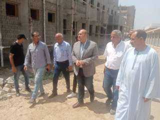 نائب محافظ الجيزة يتفقد مشروع السوق الحضاري الجديد ومشروع الصرف الصحي بمدينة العياط