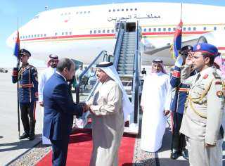 الرئيس السيسى يودع عاهل مملكة البحرين لدى مغادرته مدينة العلمين
