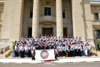 جامعة القاهرة تواصل فعاليات معسكر القيادة الفعالة لبناء جيل جديد من الشباب يمتلك عقلا علميا وطنيا