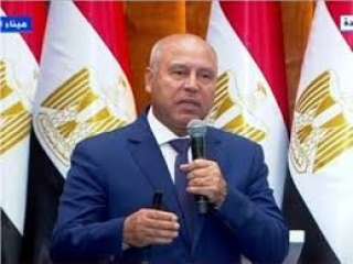 وزير النقل: مصر فى طريقها لعدم استيراد عربات السكة الحديد أو الأتوبيسات
