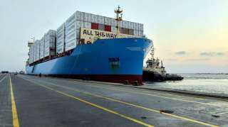 اقتصادية قناة السويس: ميناء شرق بورسعيد يستقبل أول سفينة تعمل بالوقود الأخضر في العالم