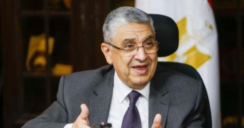 محمود شاكر وزير الكهرباء