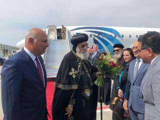 سفير مصر في المجر يستقبل البابا تواضروس لدى وصوله إلى المجر