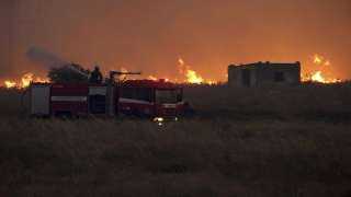 اليونان.. إجلاء المزيد من القرى عقب اندلاع حريق غابات جديد