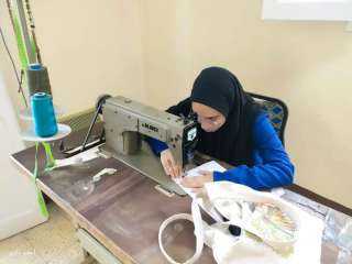 منصة أيادي مصر بالأقصر تنظم دورة لتعليم الخياطة