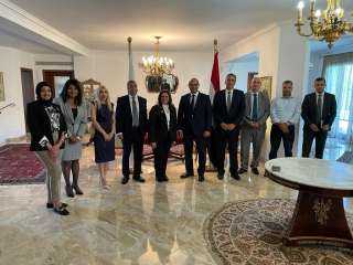 وزيرة الهجرة تعقد مباحثات ثنائية مع وزير العمل القبرصي لتعزيز التعاون المشترك في مجال تنقل العمالة