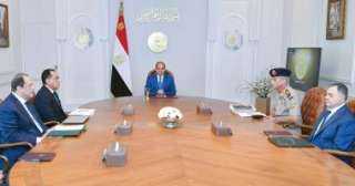 الرئيس السيسى يجتمع برئيس الوزراء ووزيرى الدفاع والداخلية ورئيس المخابرات