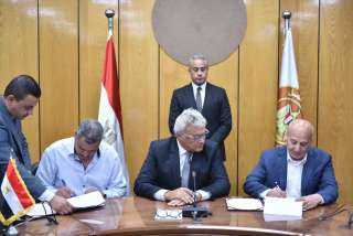 وزير العمل يشهد نجاح مفاوضة جماعية تُحقق مُكتسبات  لـ”طرفي العملية الإنتاجية” في ”إفكو مصر”