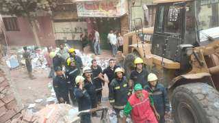 محافظ القاهرة يوجه بصرف إعانات عاجلة للمتضررين من انهيار عقار بحدائق القبة