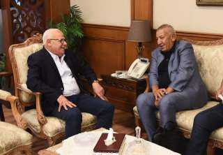 محافظ بورسعيد يستقبل الاستاذ كامل أبو علي  رئيس النادي  المصرى ويجدد دعمه للنادى بالموسم الجديد