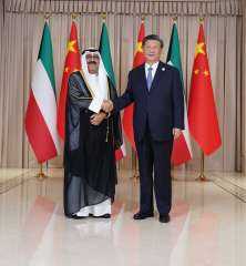 ولي عهد الكويت يجري مباحثات رسميه مع الرئيس الصيني