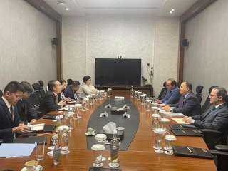 معيط يلتقى وزير الخدمات المالية والخزانة بإقليم هونج كونج فى شرم الشيخ